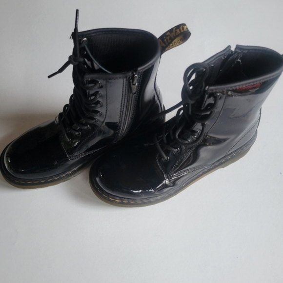COPY - Dr martens size us 5 M/ 6 us L pre-owned - Picture 1 of 10